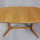 Table ovale en chêne du milieu du siècle de Skovby années 1970