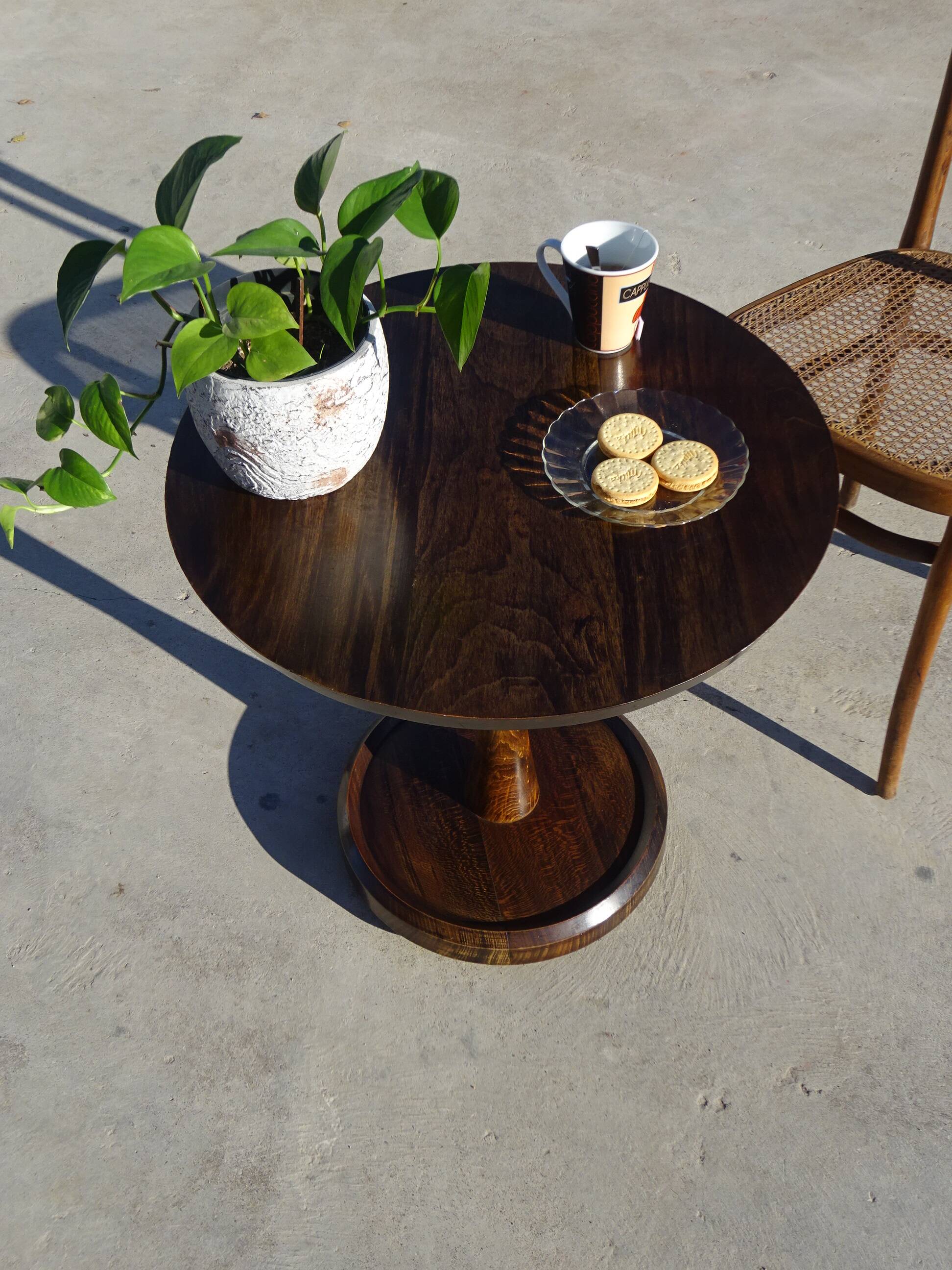 Solid wood pedestal table, Ø60cm