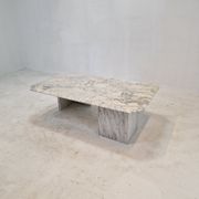 Table basse en marbre italien années 1970