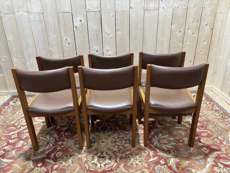 Série de 6 chaises dans le goût de Regain assises cuir