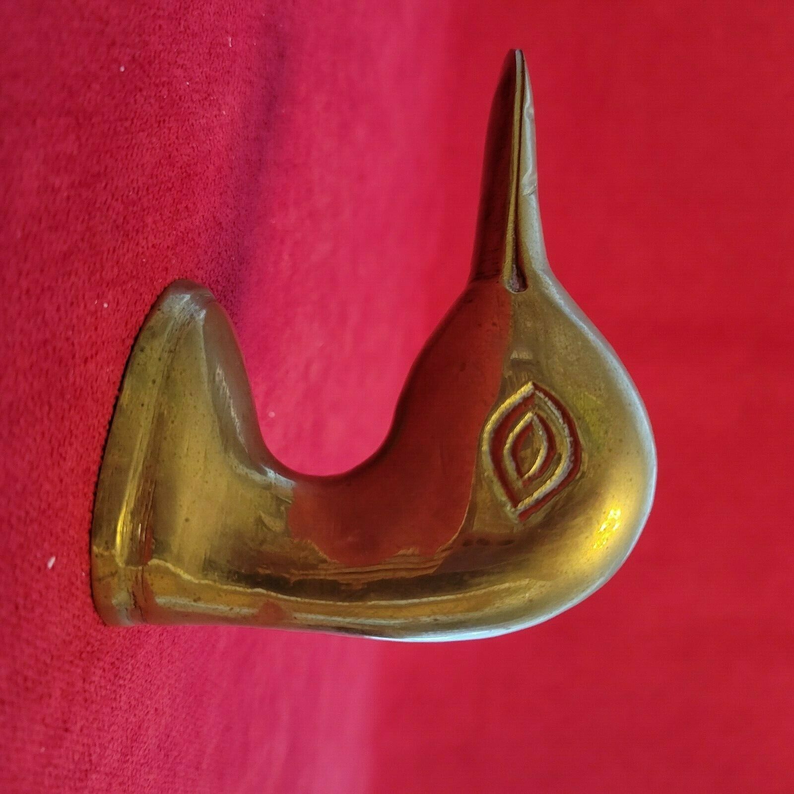 Straw hook wall in brass / gold metal carved duck head