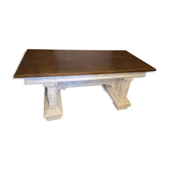 Skated Italian table