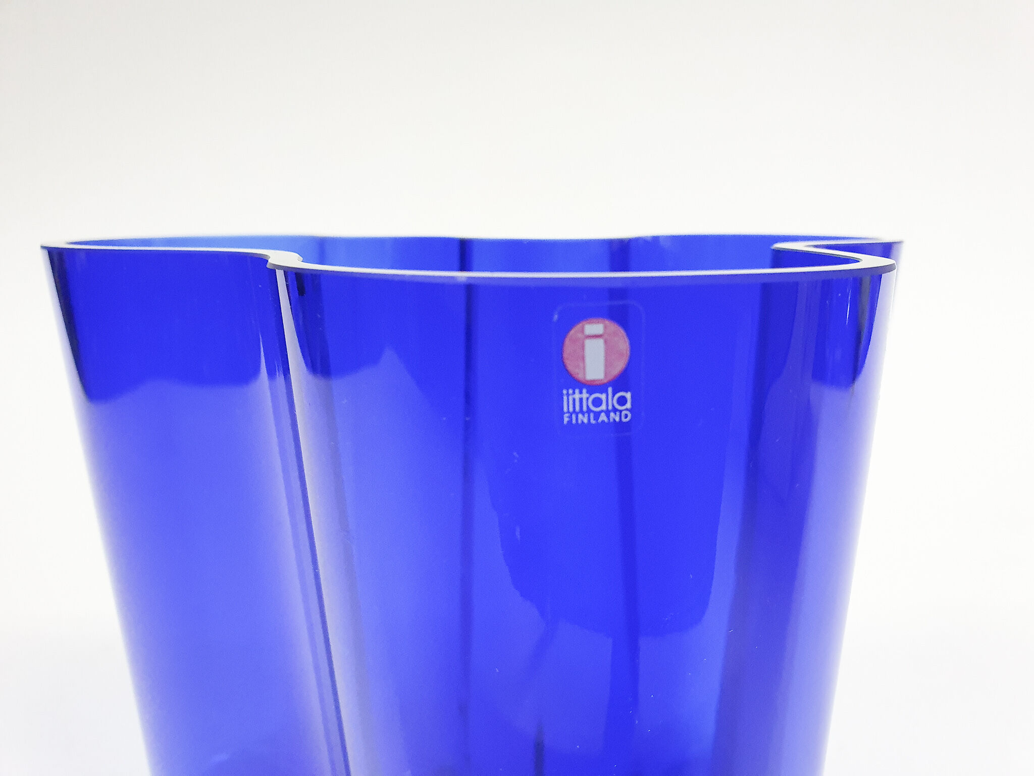 Vase en verre bleu de Alvar Aalto pour Iittala, Finlande, 1936