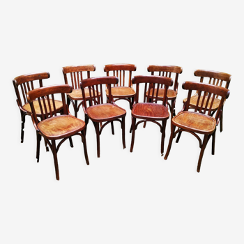 Série de 9 chaises bistrot