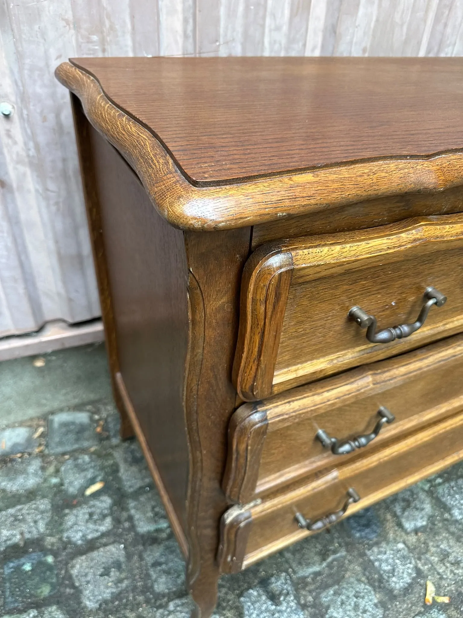 Curved commode with 3 drawers in Louis XV style, made of oak, 1980.