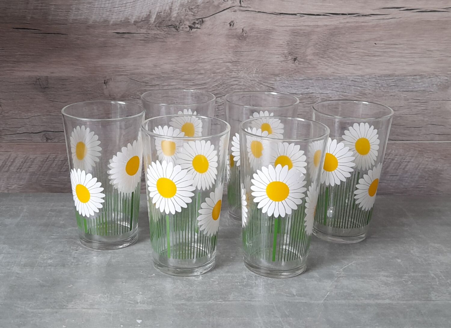 Service at orangeade daisies