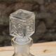 Carafe en verre ciselé