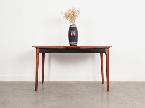 Table en noyer, design danois, années 1970, fabriquée au Danemark