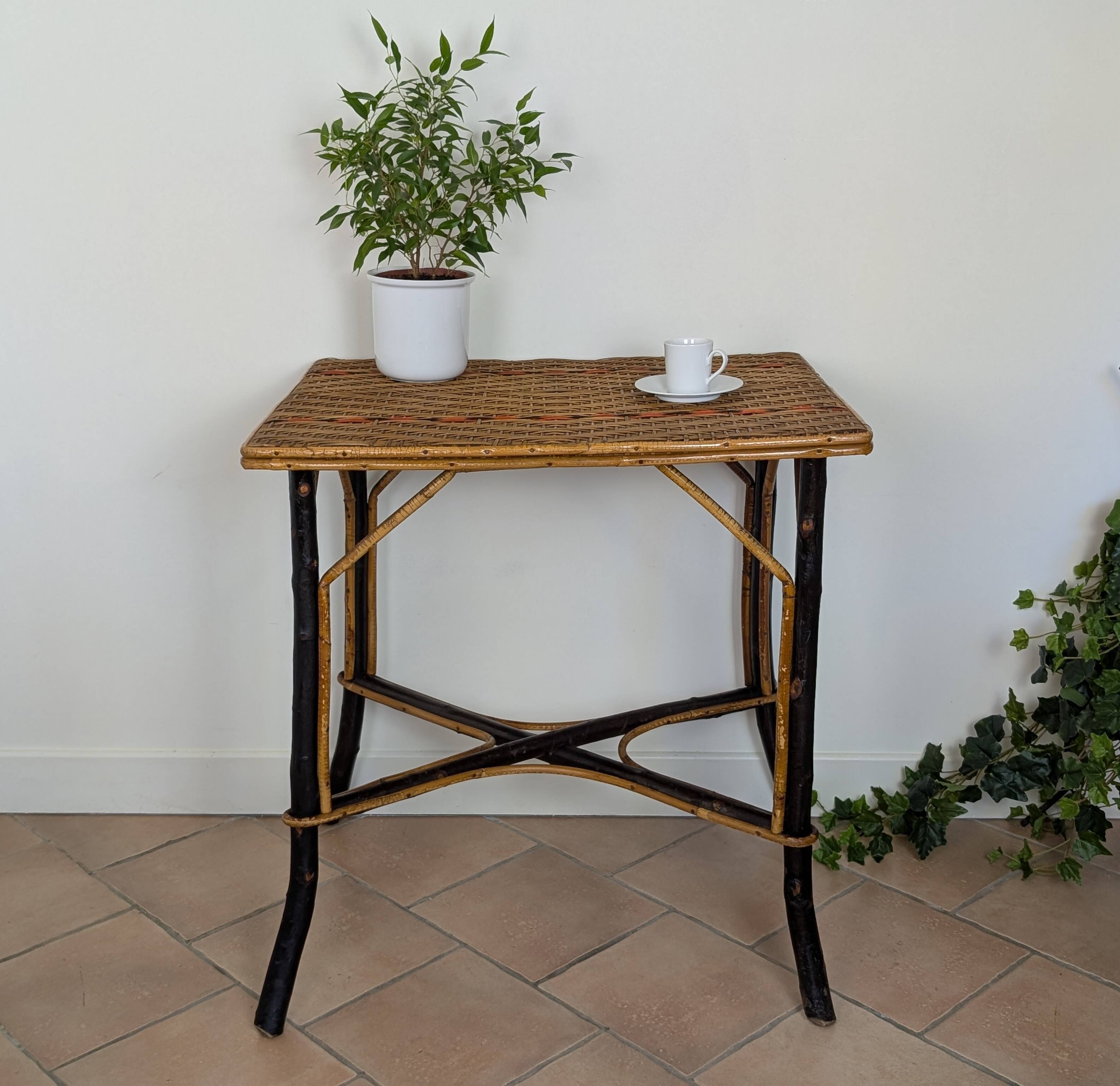 Table en bois et rotin 1920