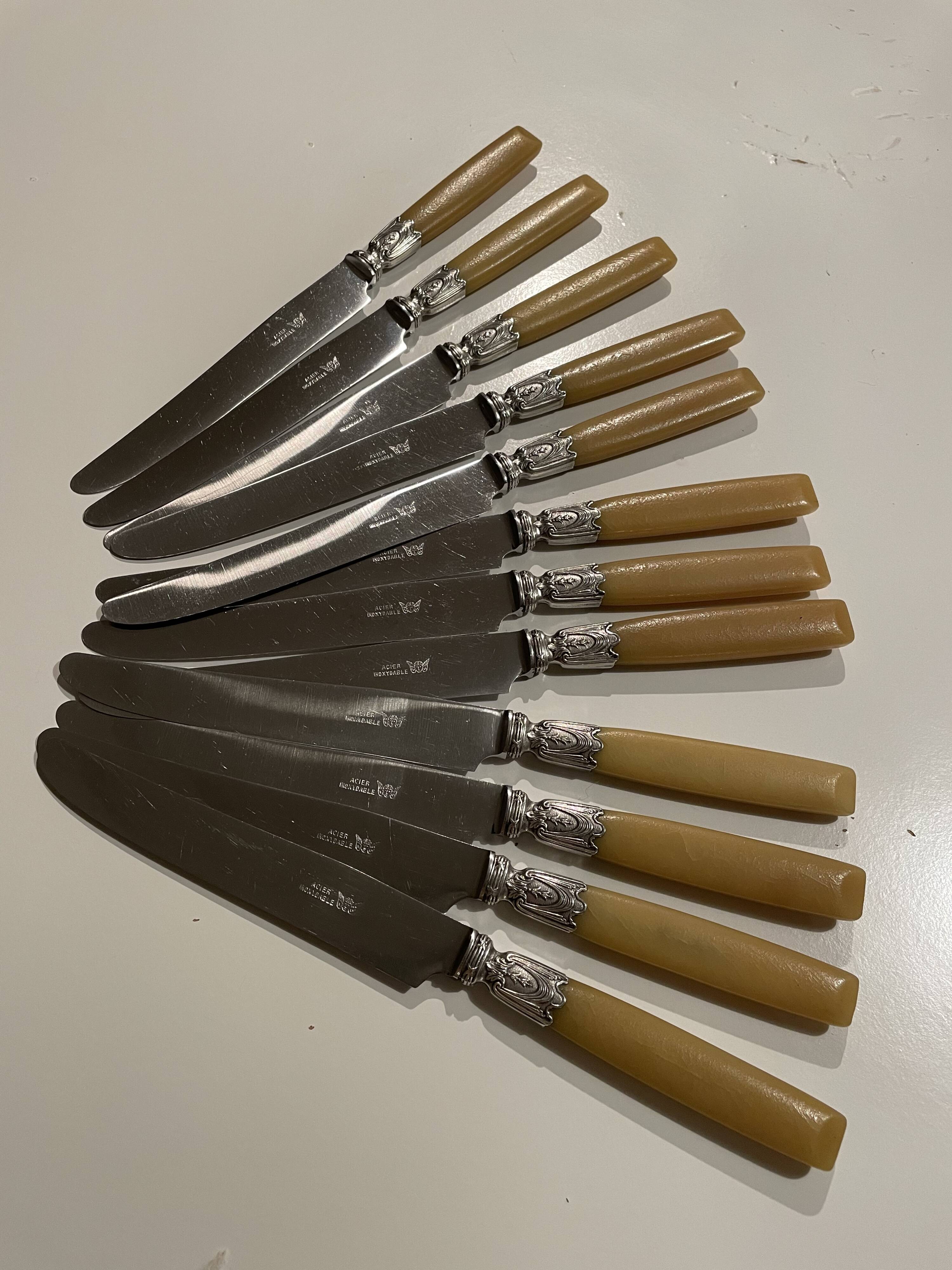 Bakelite handle knives from the 1950s