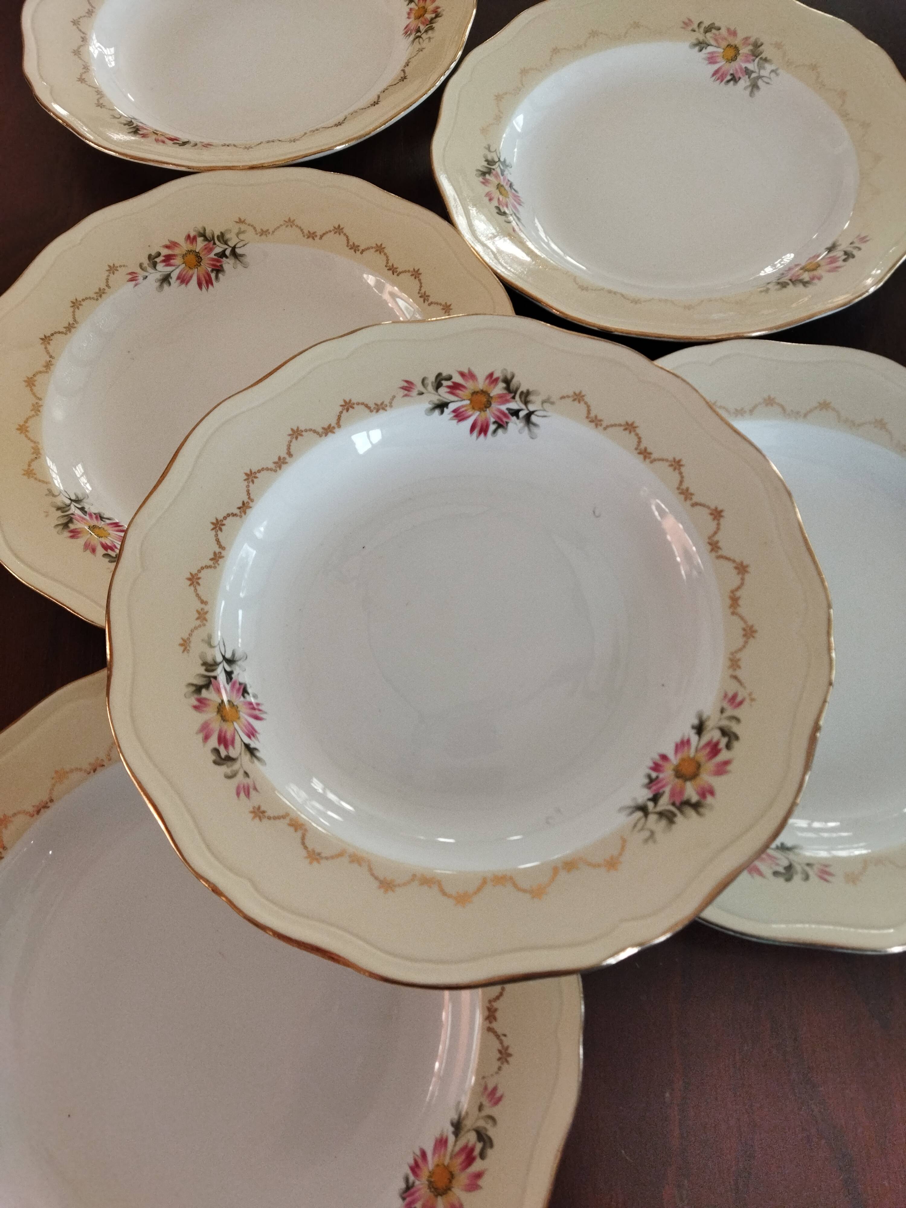 6 L’Amandinoise soup plates