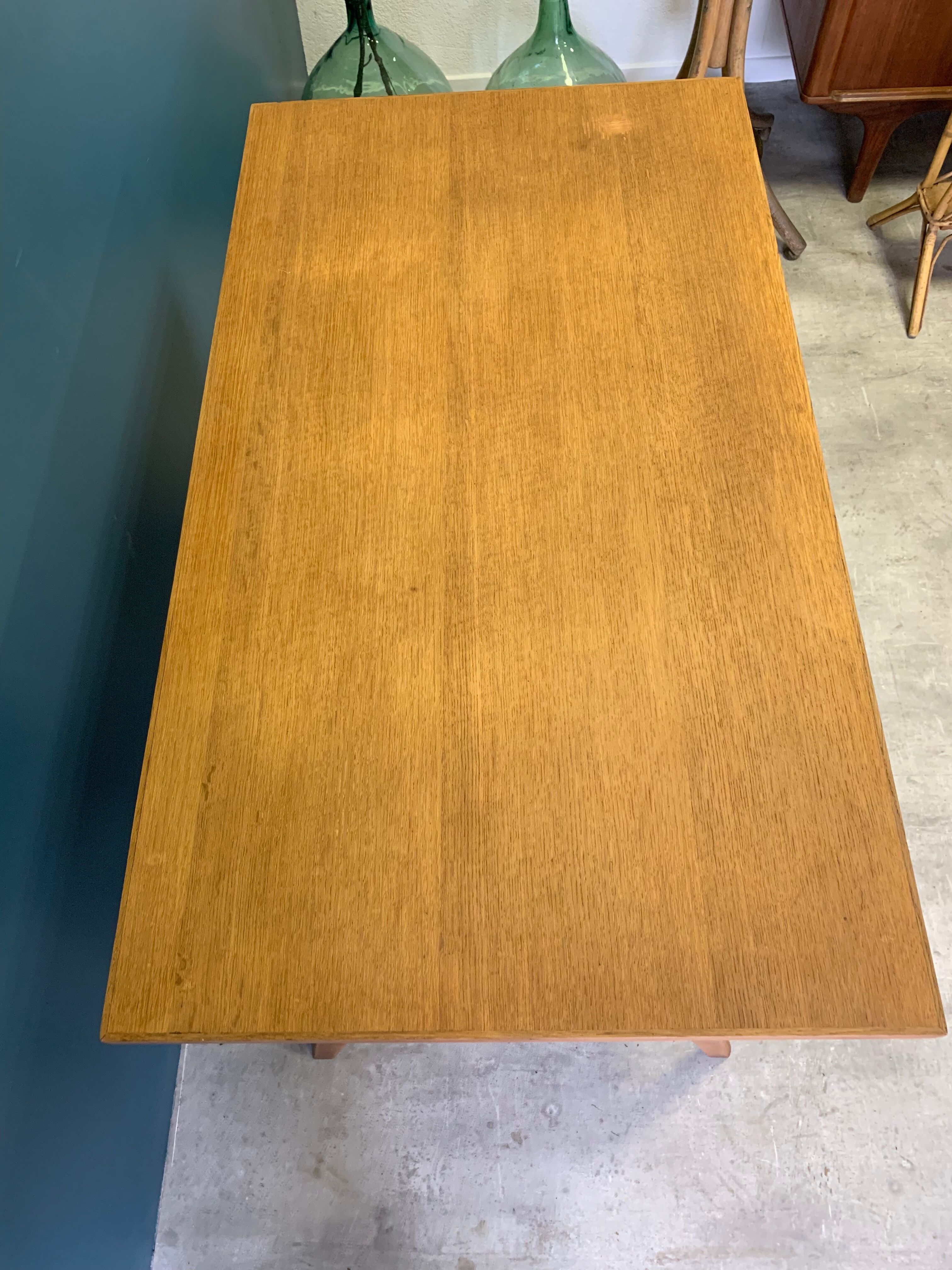 Desk 4 drawers with vintage fins