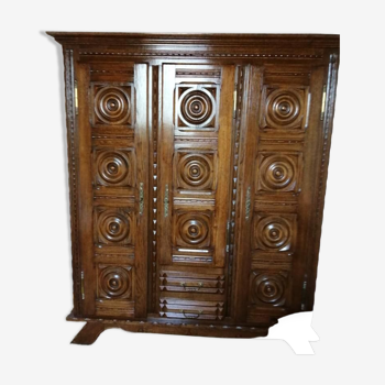Solid oak cabinet basque style