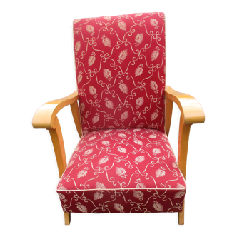 Scandinavian armchair in wood and red fabric