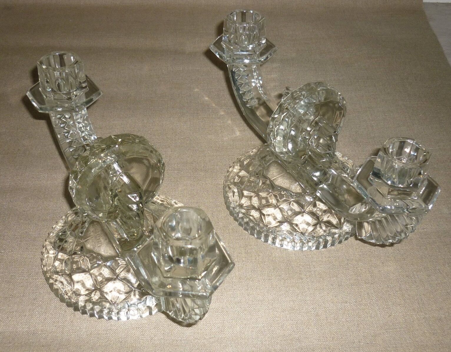 Paire de chandeliers en cristal à 2 bras