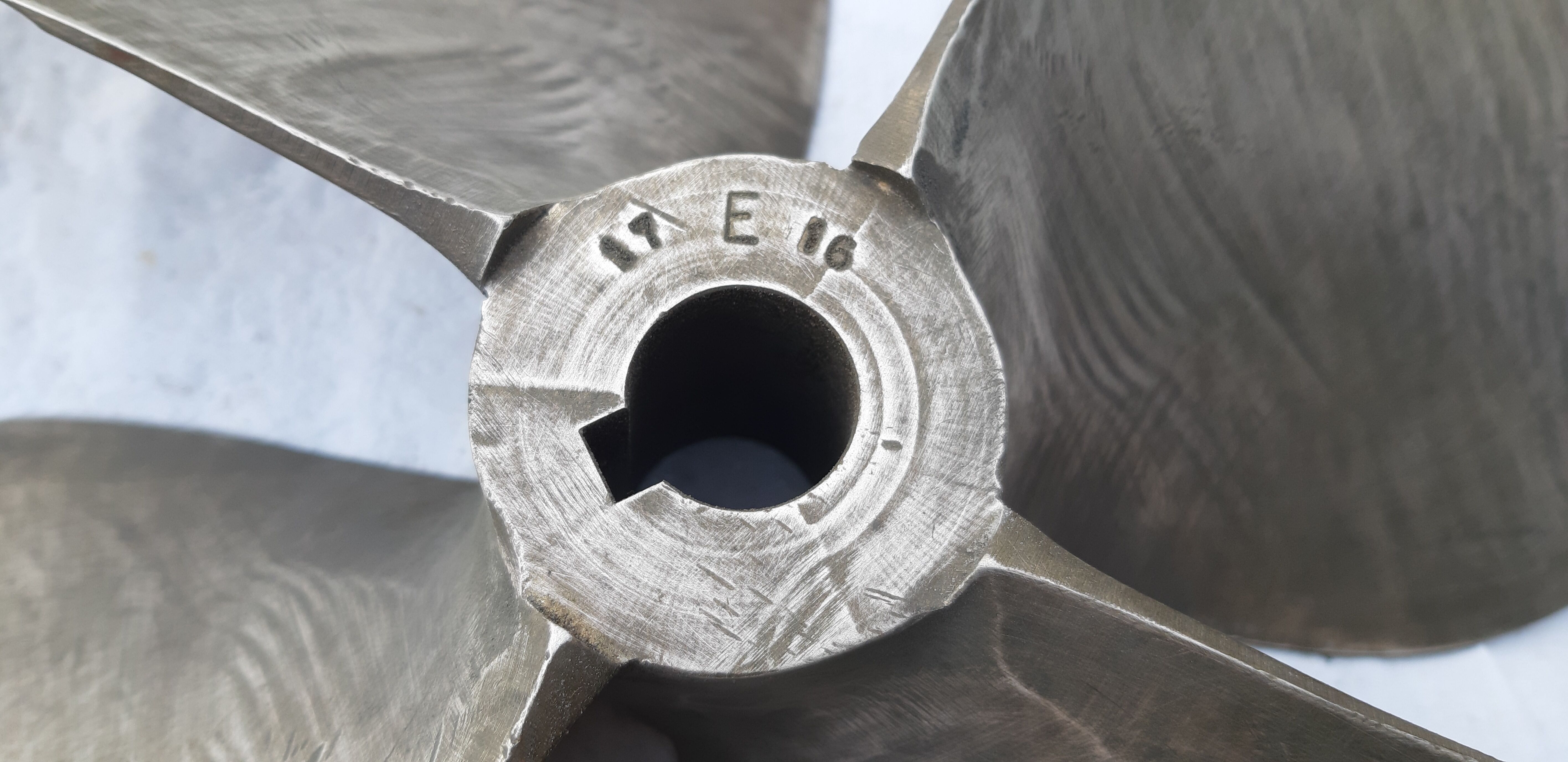 Radice bronze boat propeller