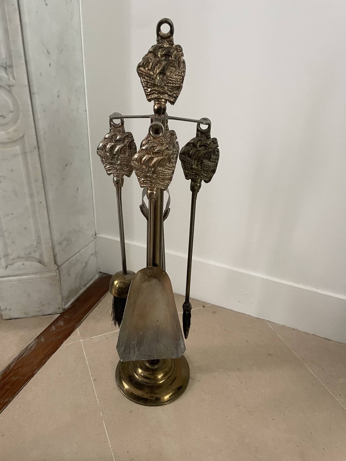 Fireplace tool set