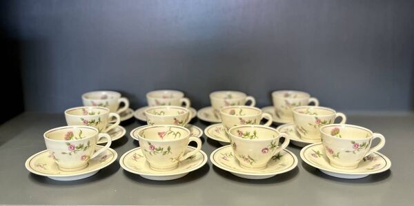 Lot de 12 tasses à café fleuries mauve en porcelaine de Limoges - Théodore Haviland