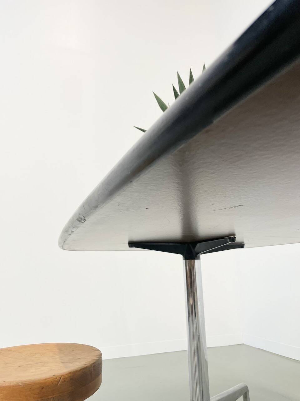 Giancarlo Piretti conference table