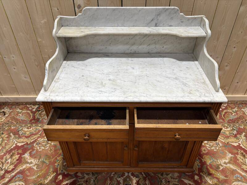 Meuble de toilette en noyer et marbre de carrare