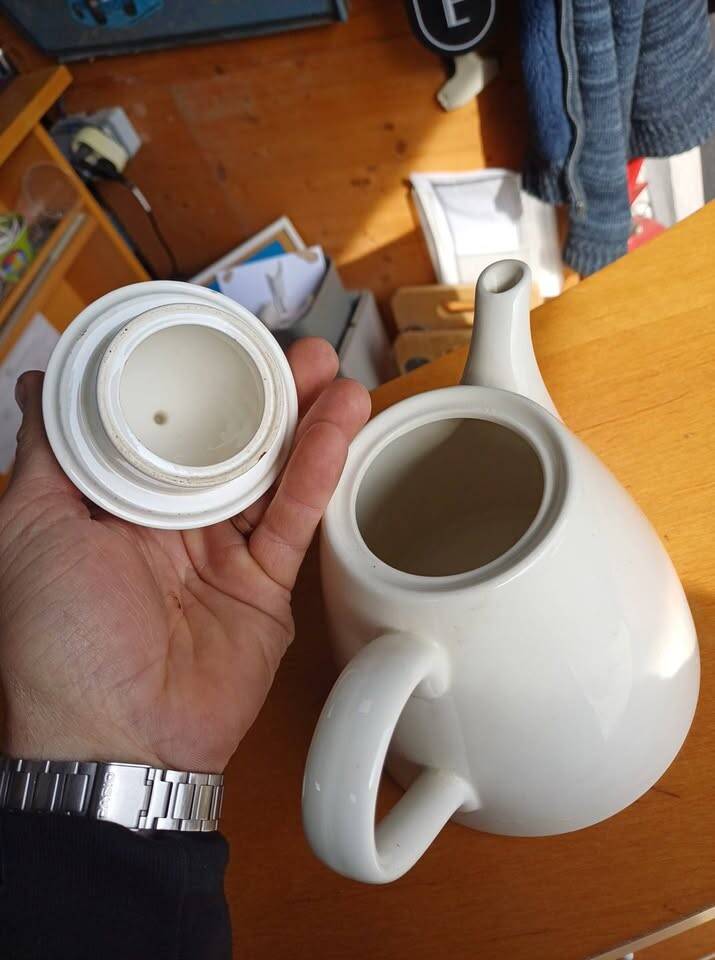 Vintage white ceramic teapot / coffee pot