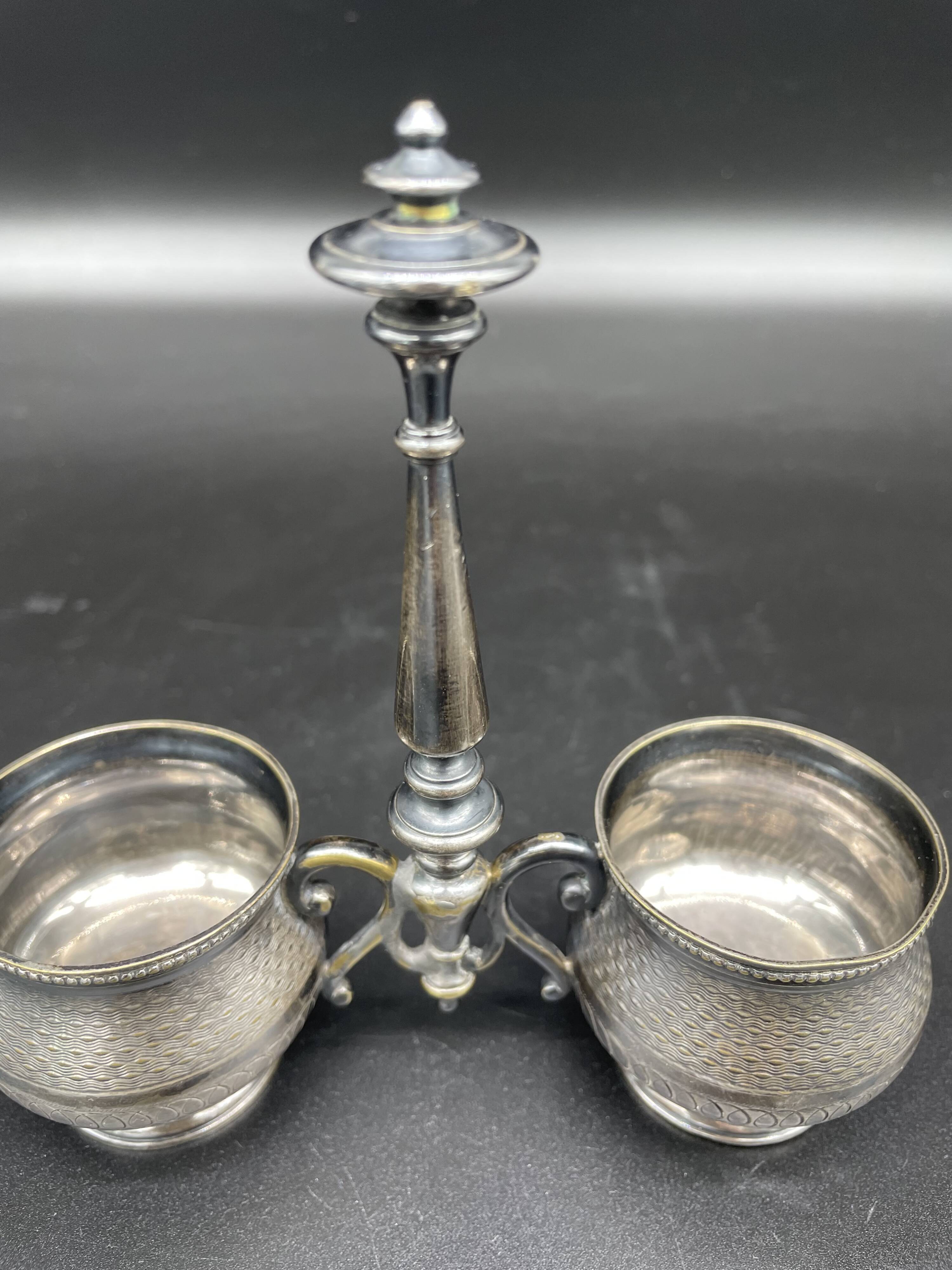 Double salt dish, silver metal, round base, socket, engraved decor, table decoration, chic, hallmark