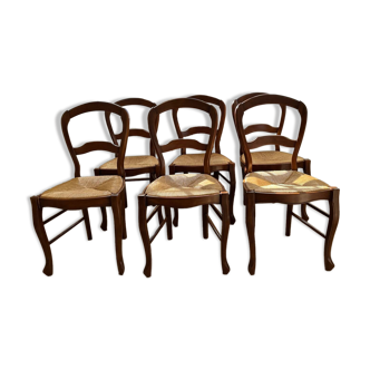Set of chairs