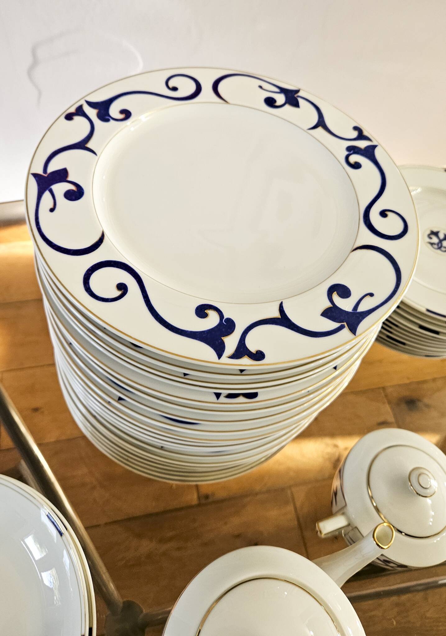 Limoges porcelain service Letang Remy, Odessa Pearl China collection.