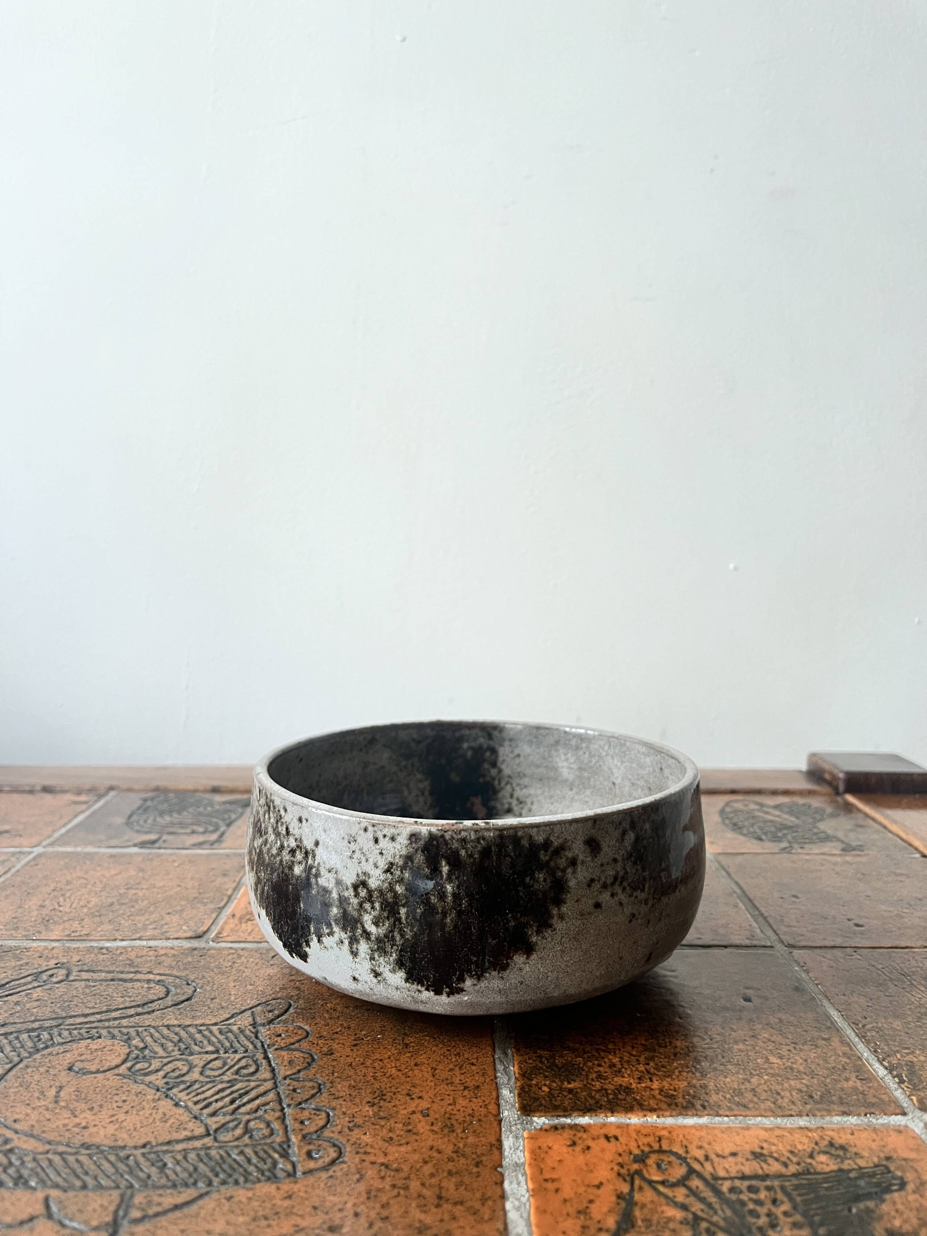 Large bowl in Loir stoneware, enamelled and signed by Chantal and Thierry Robert, 1960/1970