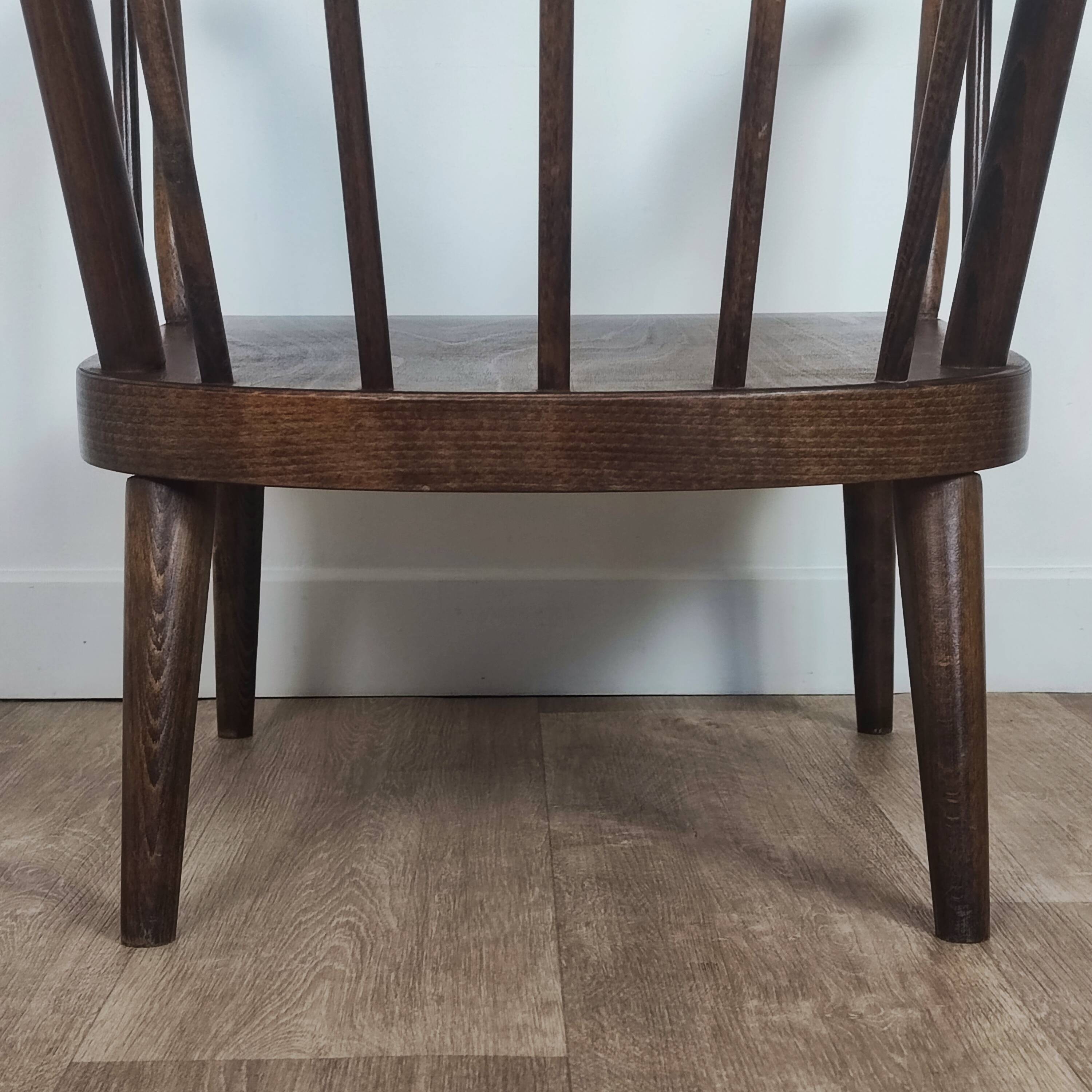Baumann 60' fan armchair