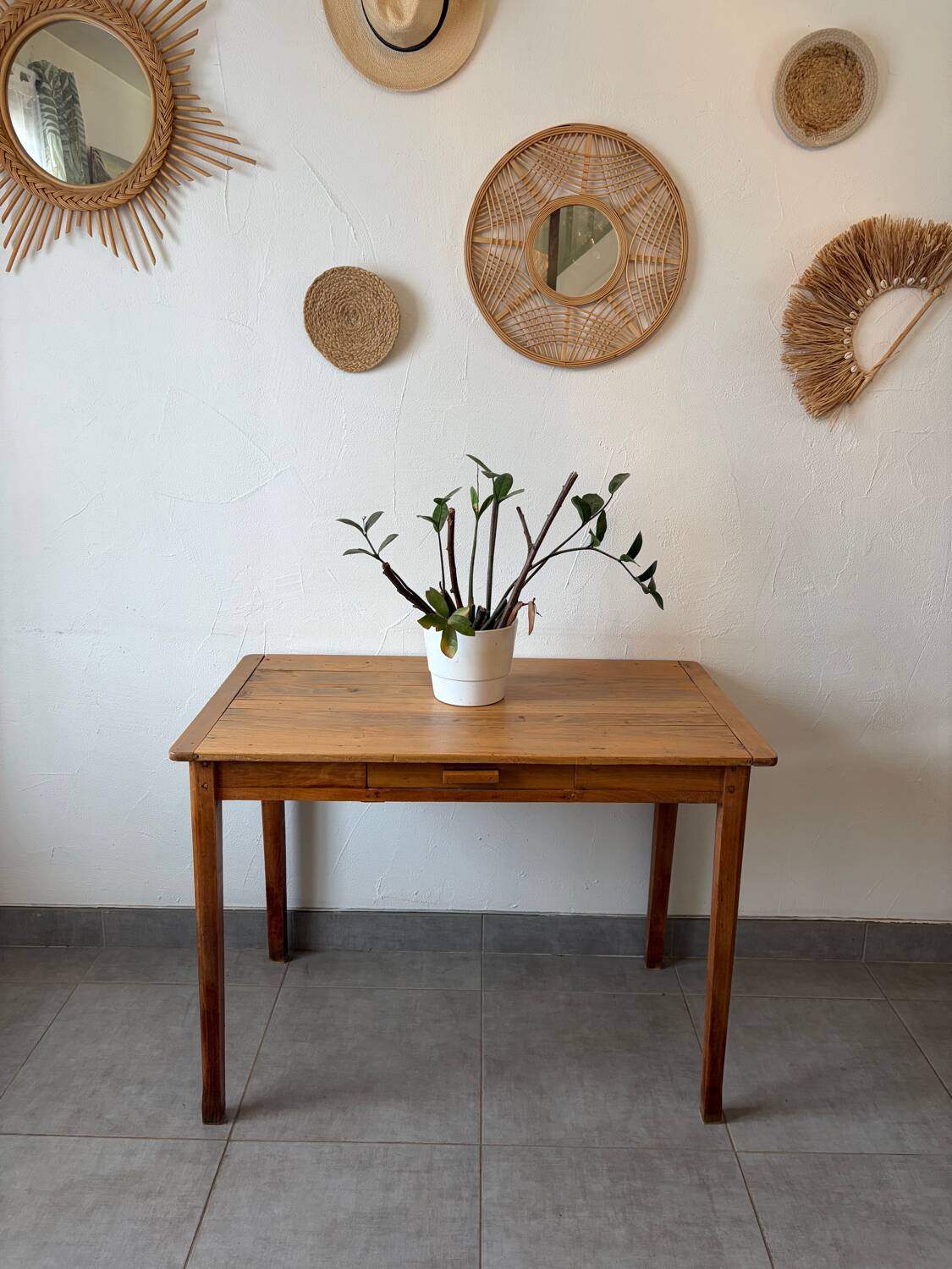 Charming vintage oak table/desk