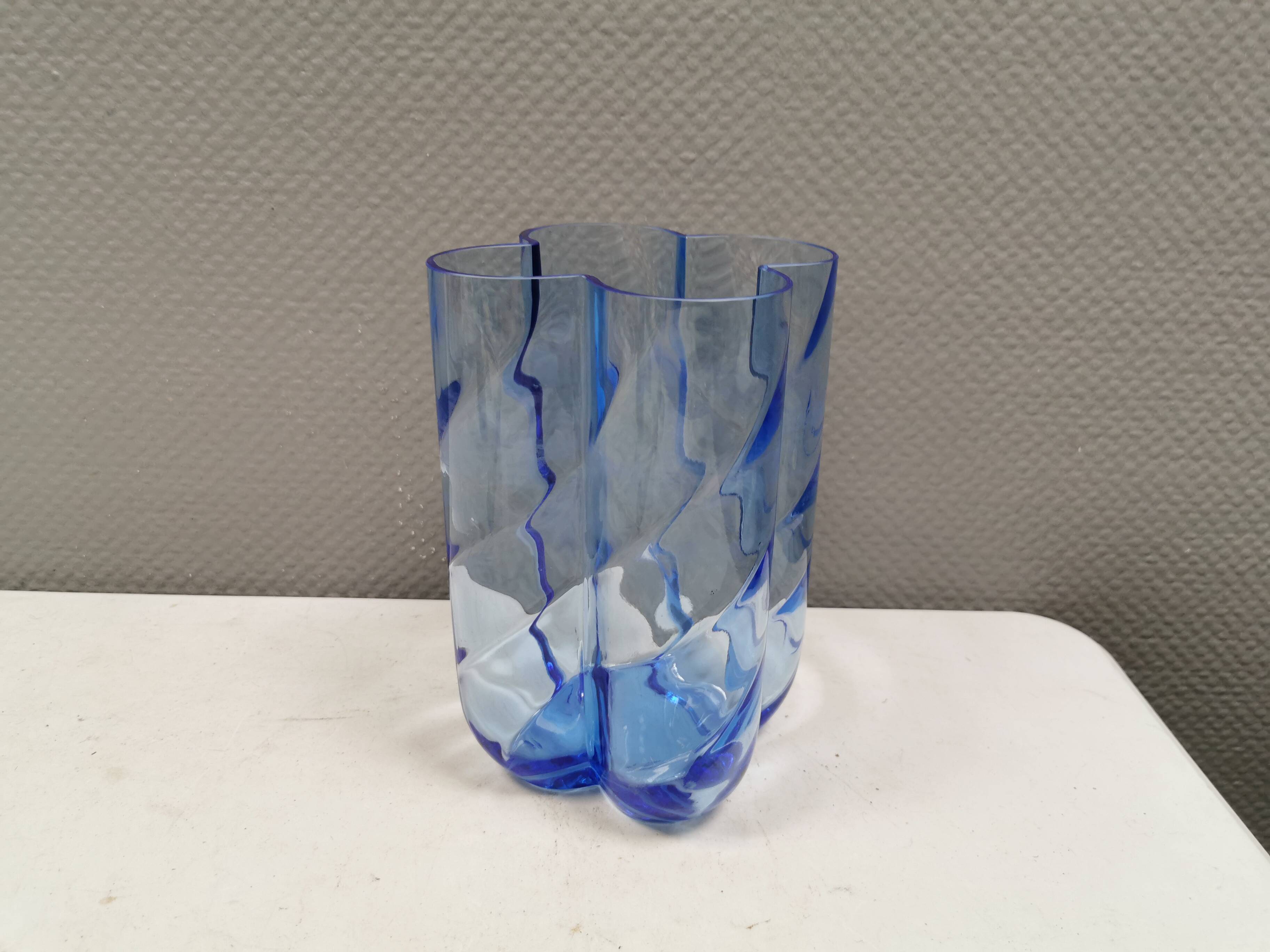 Grand vase en verre d'Anna Ehrner pour Kosta Boda Suède, années 1980.
