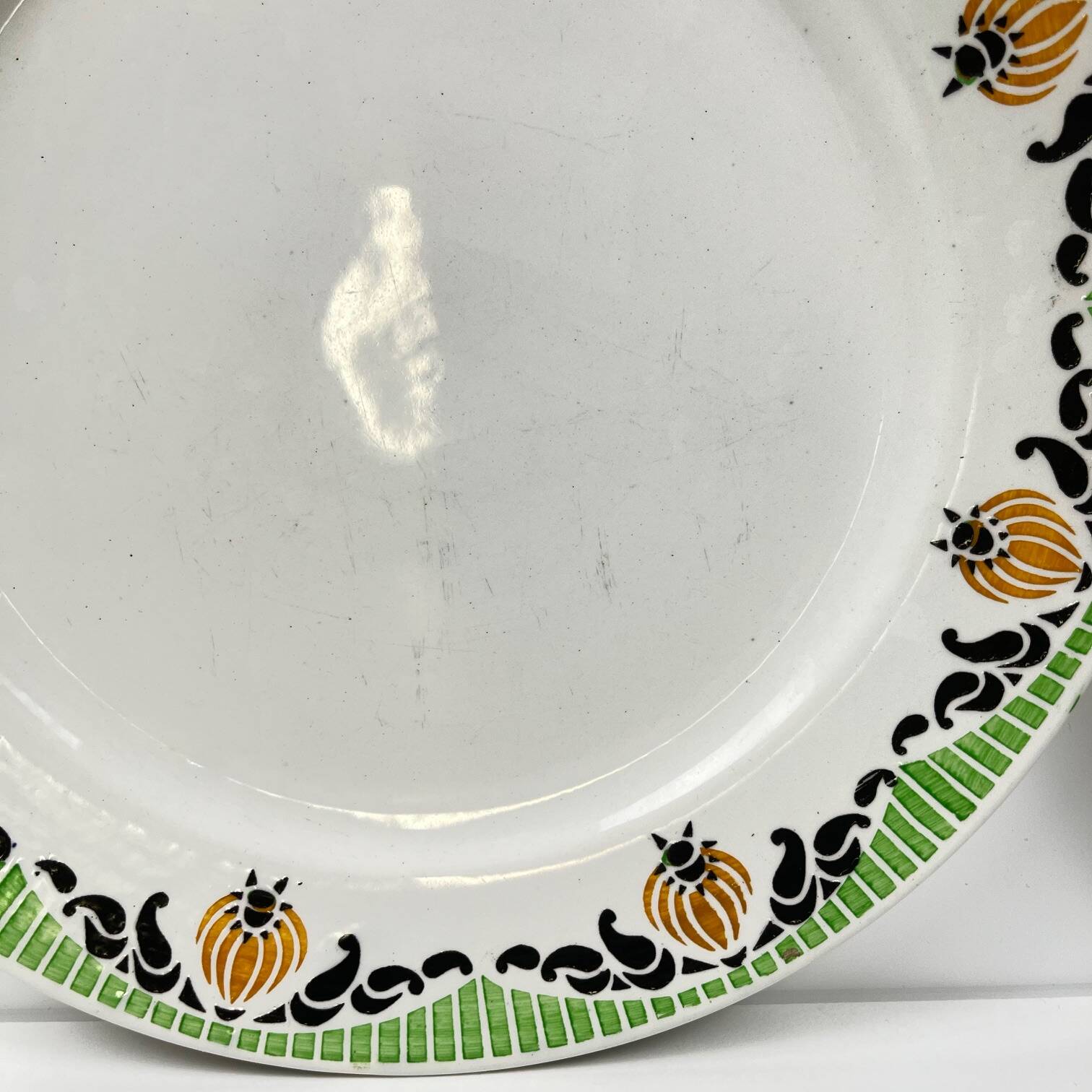 Set of 4 Sarreguemines "Maroussia" dinner plates, early 20th century