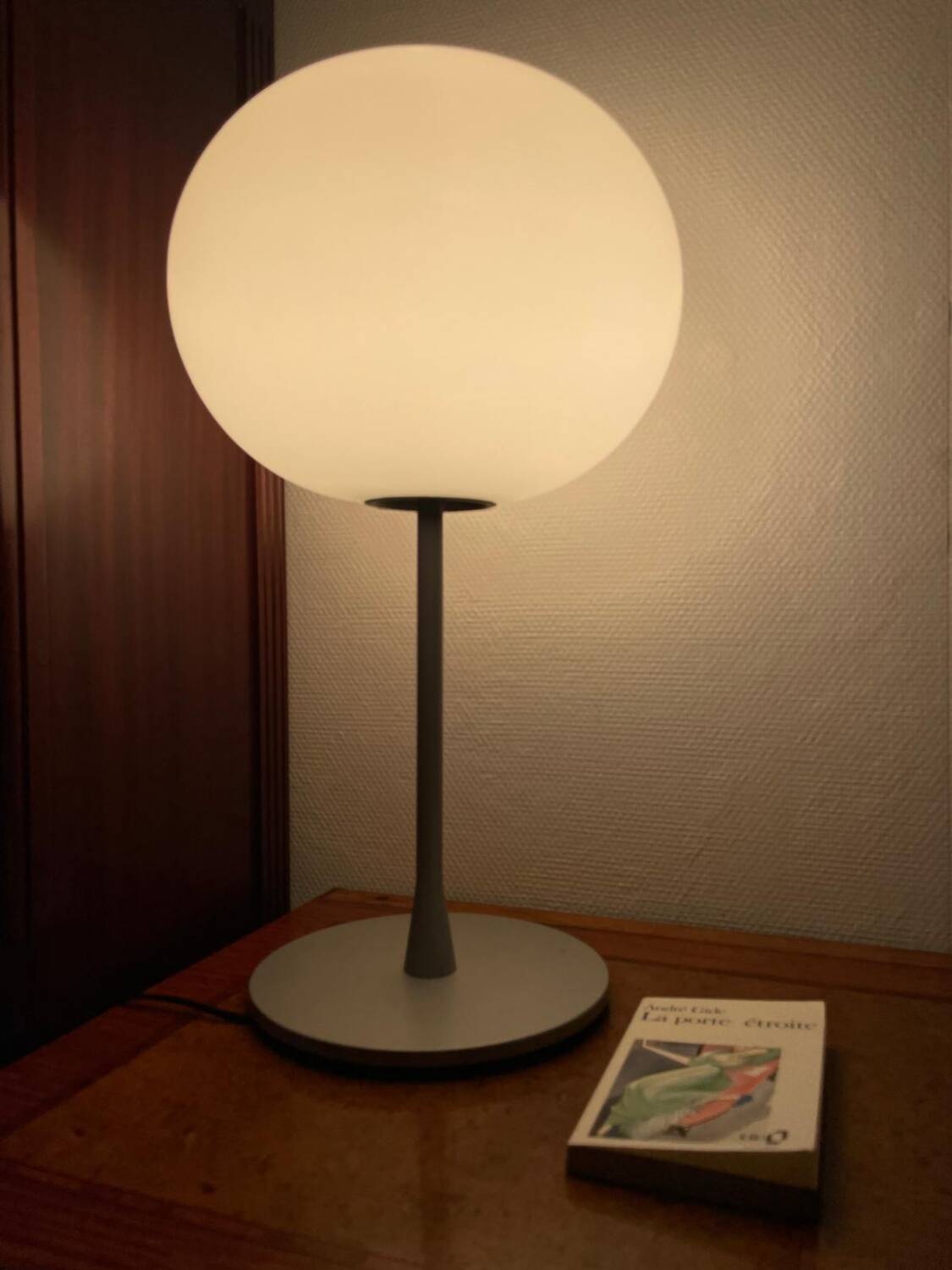 Glo-Ball T1 lamp by Jasper Morrison