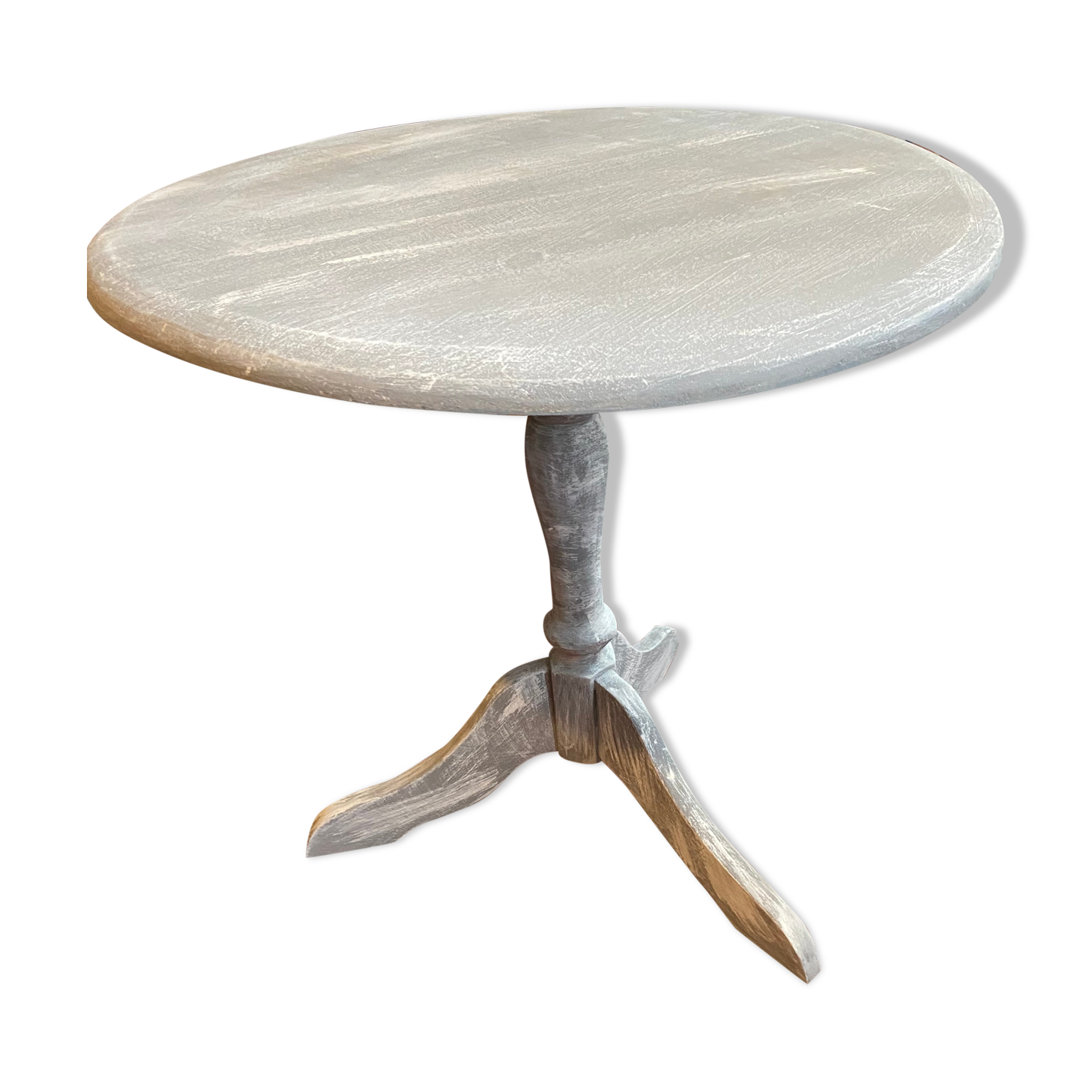 Patinated wooden pedestal table