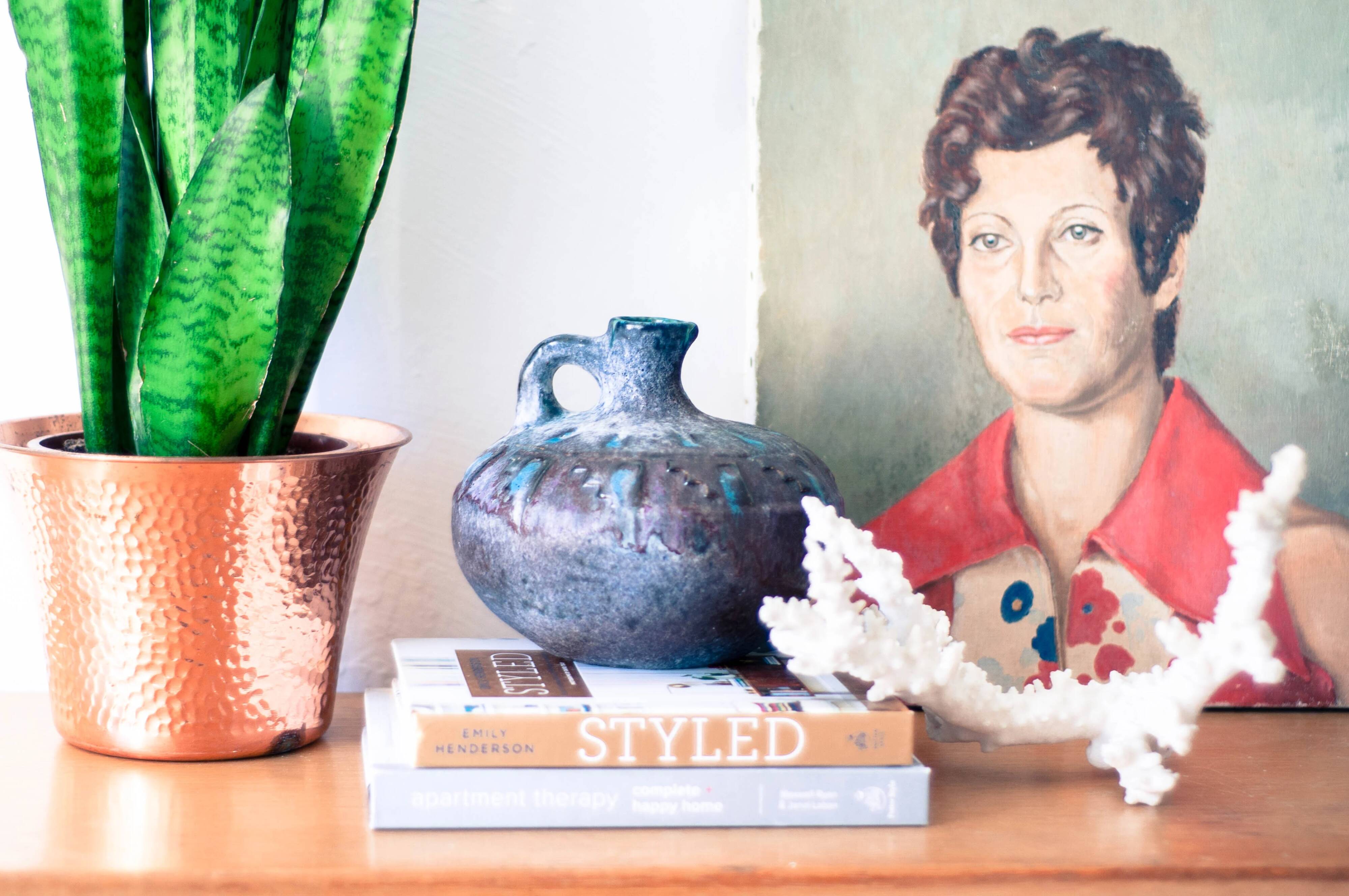 Portrait of a woman in the style of the 70s.