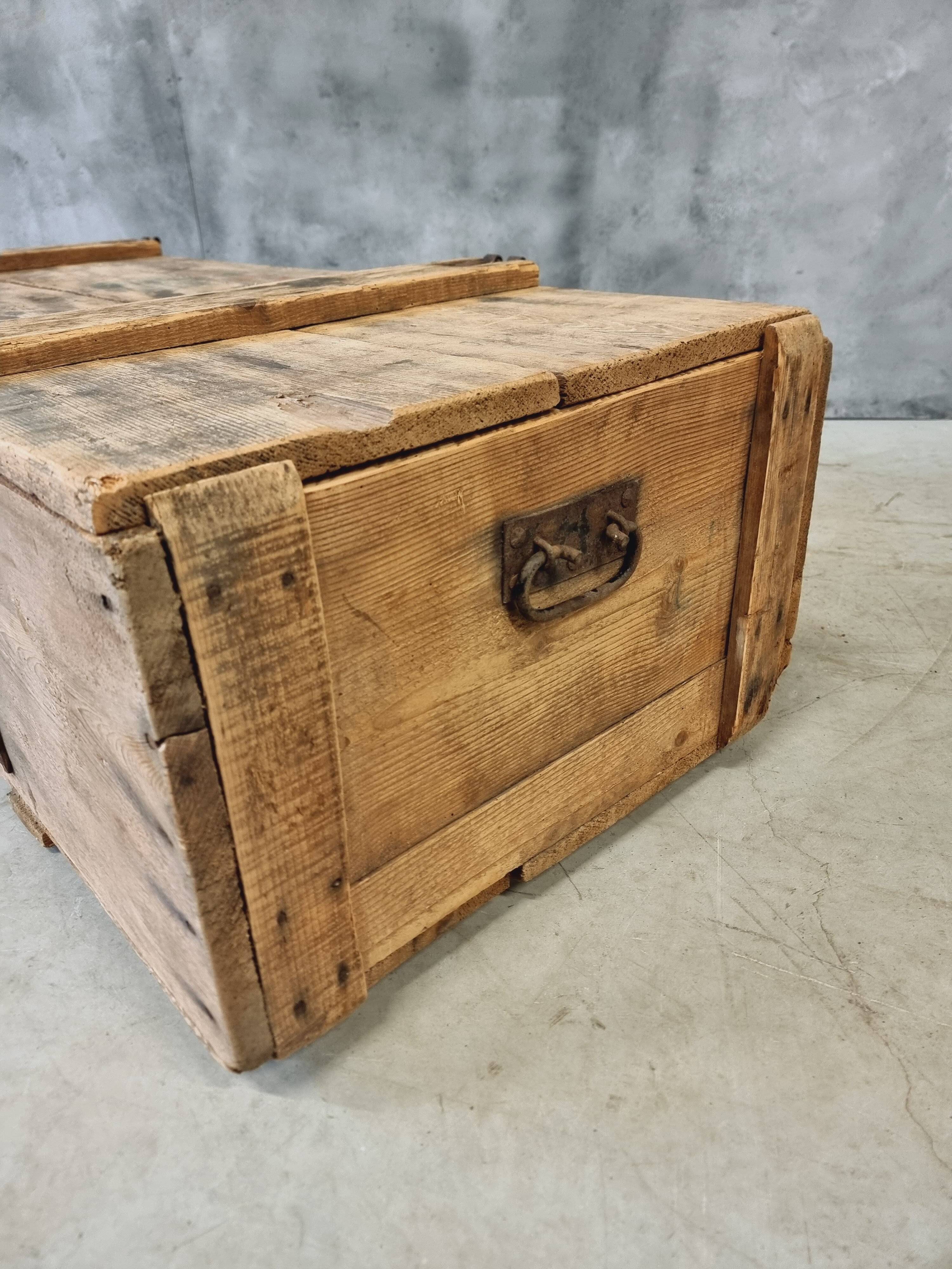 Coffre ancien table basse XIXe siècle 57x152 cm