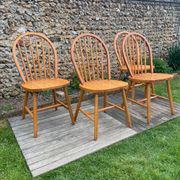 4 chaises scandinaves en bois clair