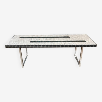 Table basse en céramique blanche, noire et bleue années 1960