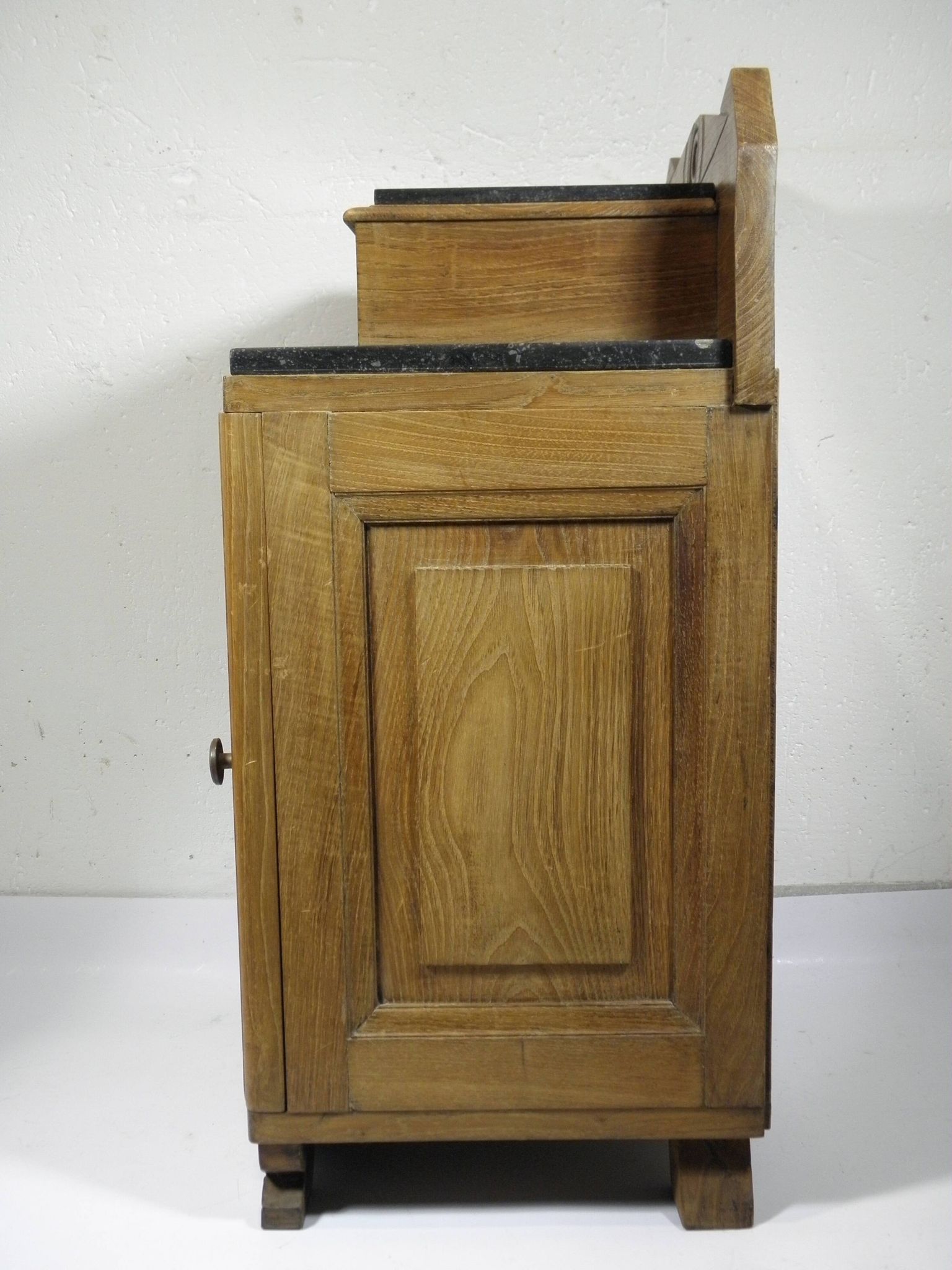Art Deco accent furniture, Neo-Breton style