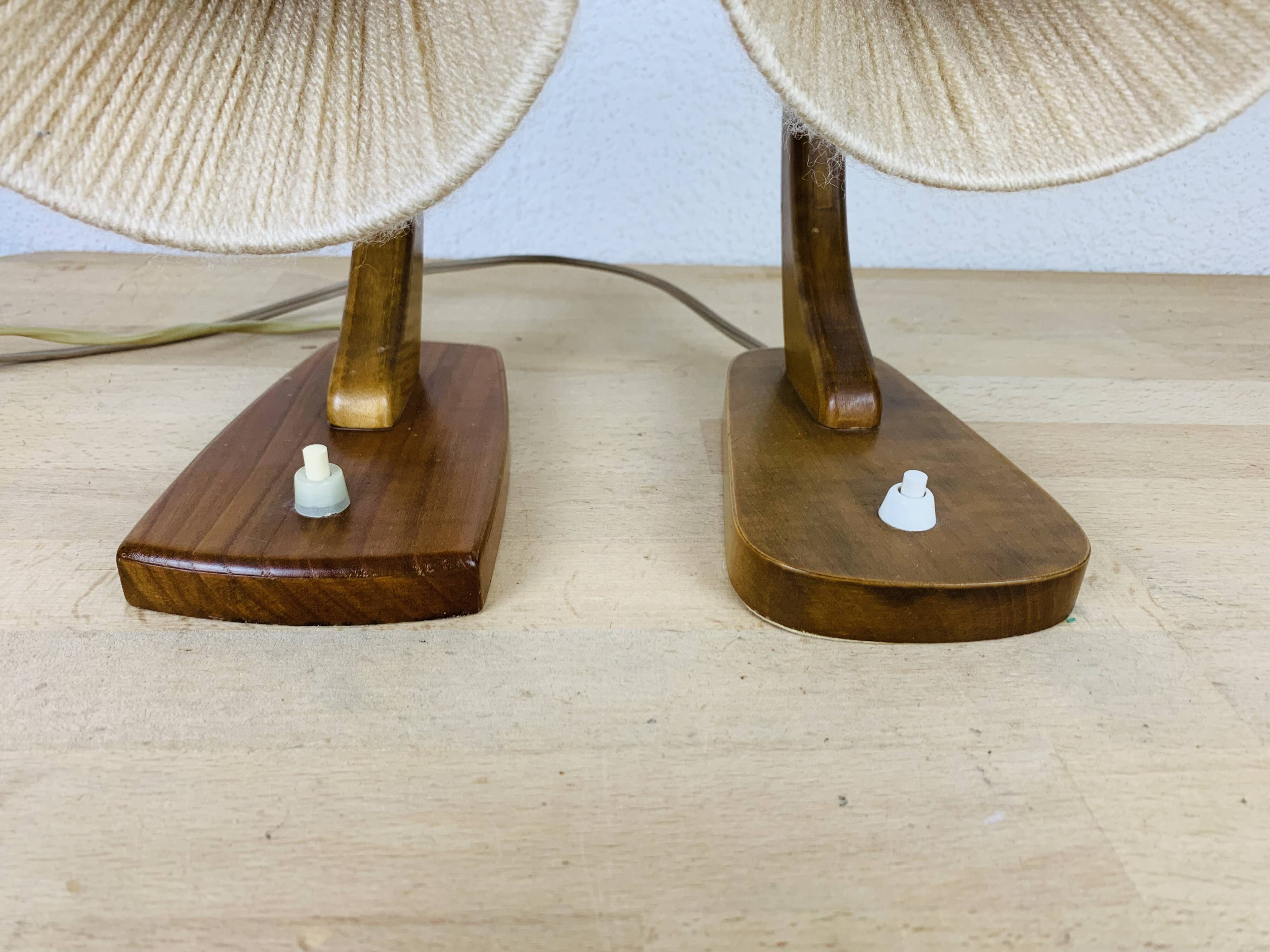 Paire de lampes art déco bois courbé et laine