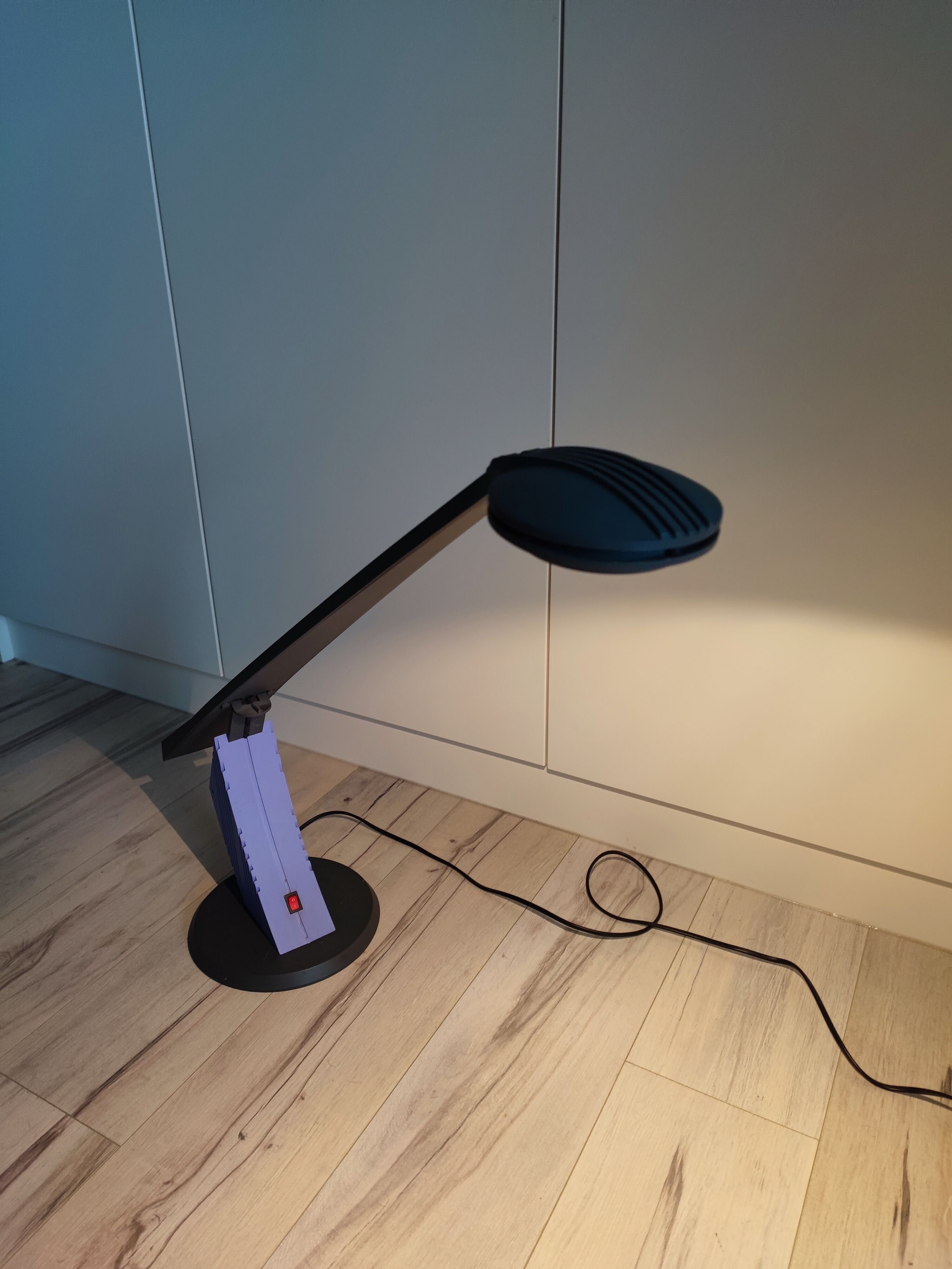 Dromos desk lamp designer Ferarri E.