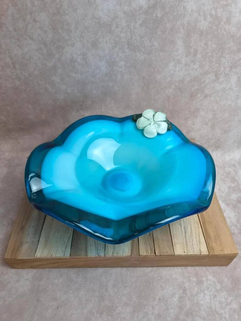 Large vintage blown glass bowl in turquoise – Murano style – applied flower