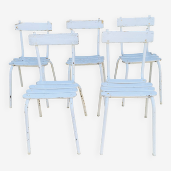Set of 5 white wooden chairs
