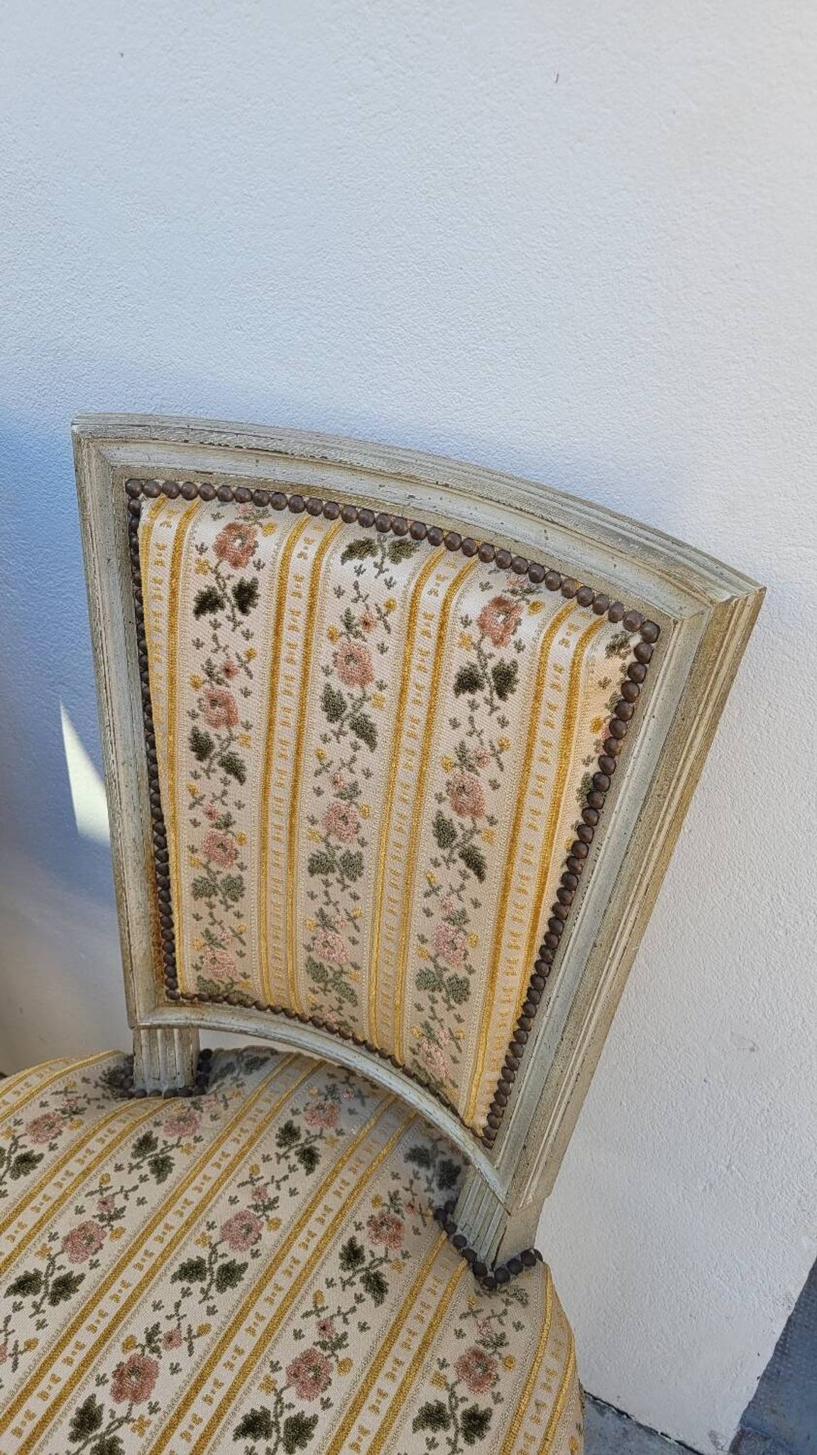 Série de 4 chaises de style Louis XVI ancienne