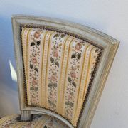 Série de 4 chaises de style Louis XVI ancienne