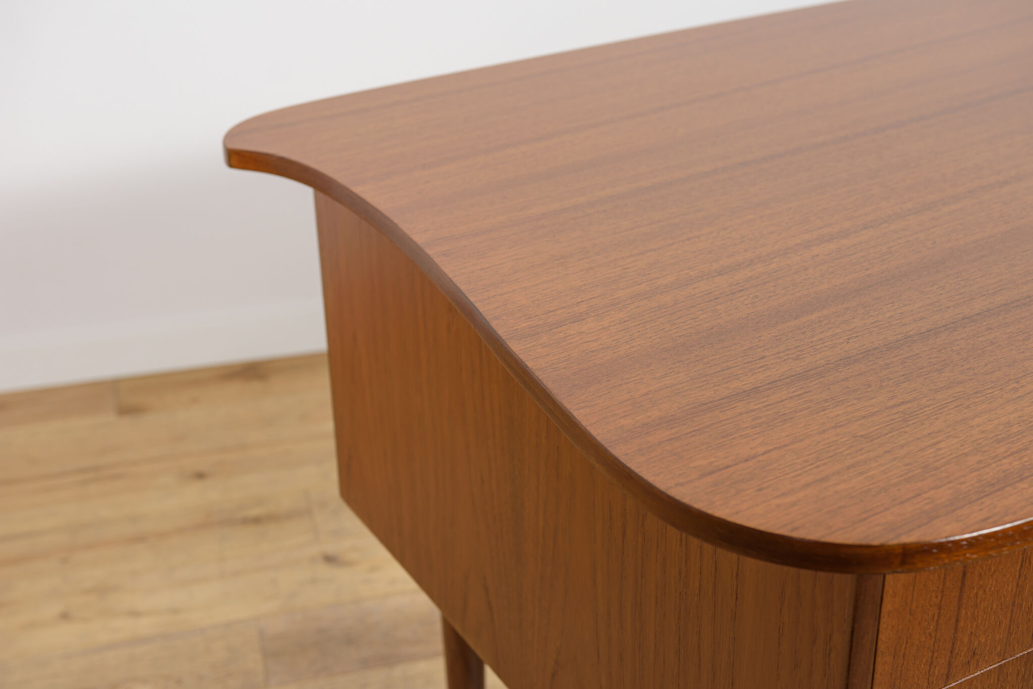 Mid-Century Freestanding Teak Kidney Desk, Denmark, 1960s