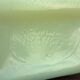 Paire de vases Art Déco en opaline uranifère vers 1930
