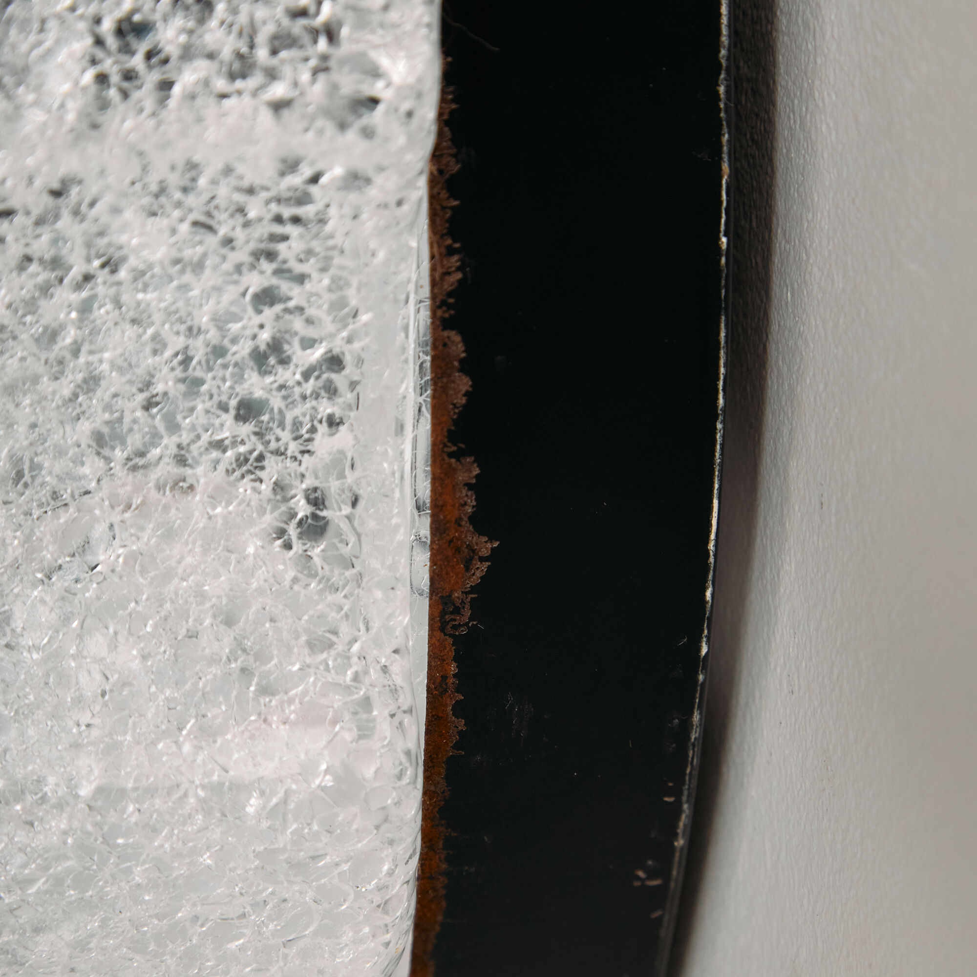 Wall light in metal and plastic