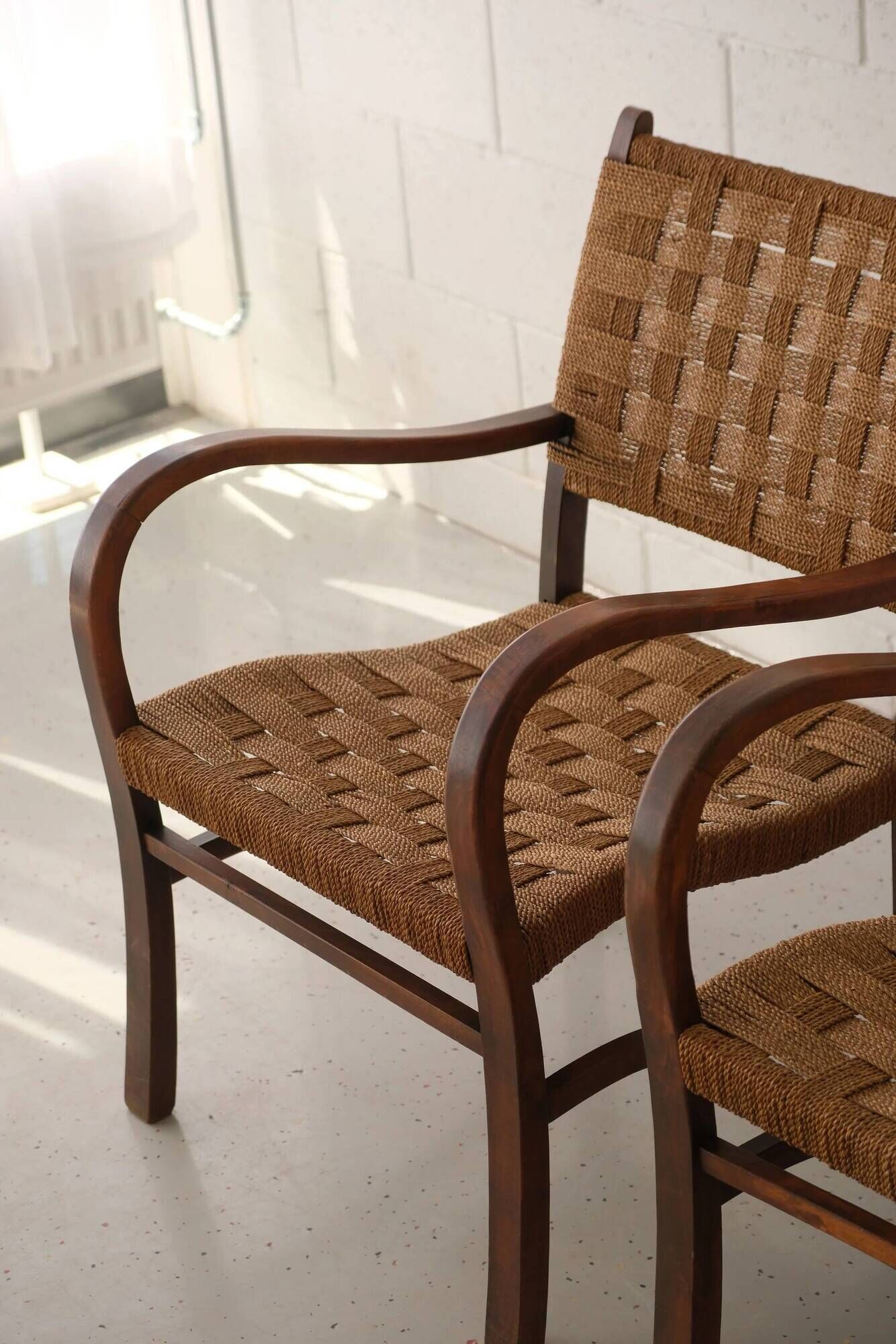 2 lounge chairs with cord